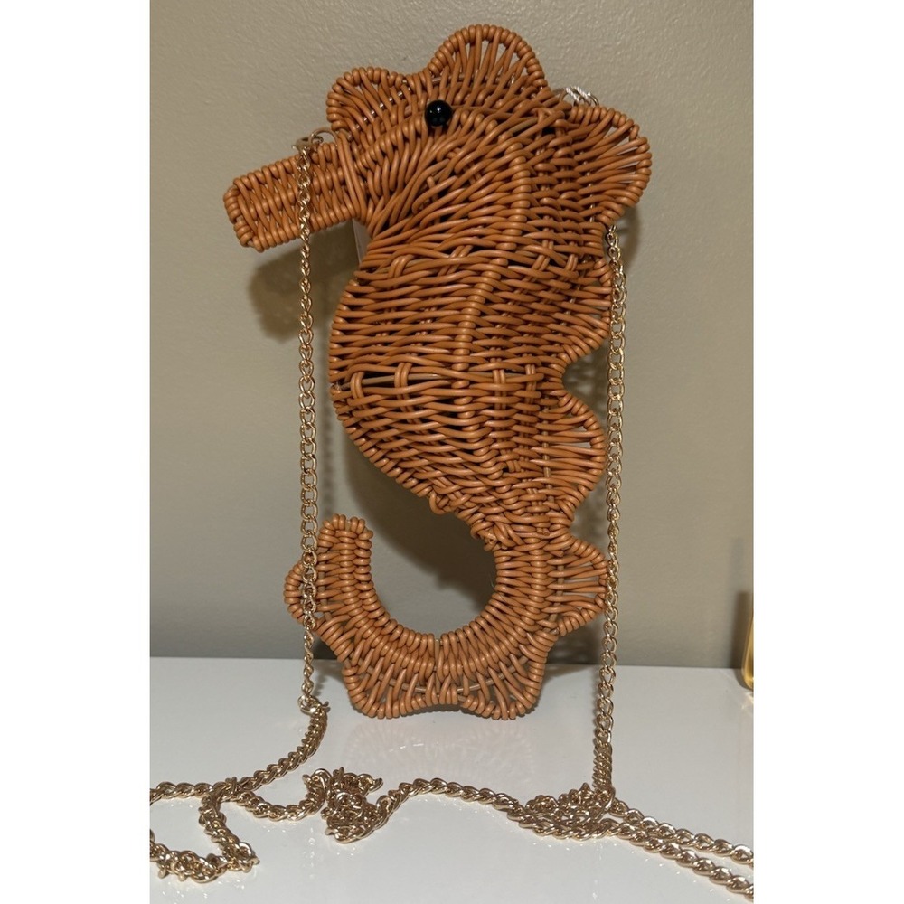 NWT VIRAL Tommy Bahama Seahorse Woven Wicker Bag Gold Crossbody Chain Purse